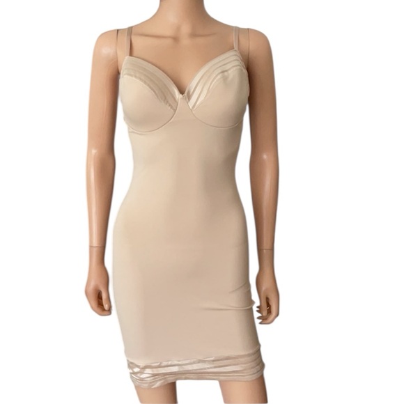 NWOT Spanx Assets red hot shapewear slip